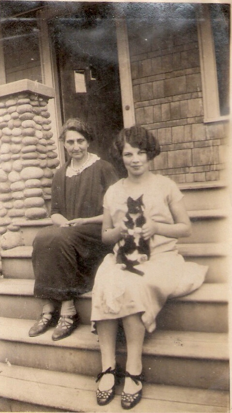 Ruby Roselda Korns and her mother Roselda Torrence