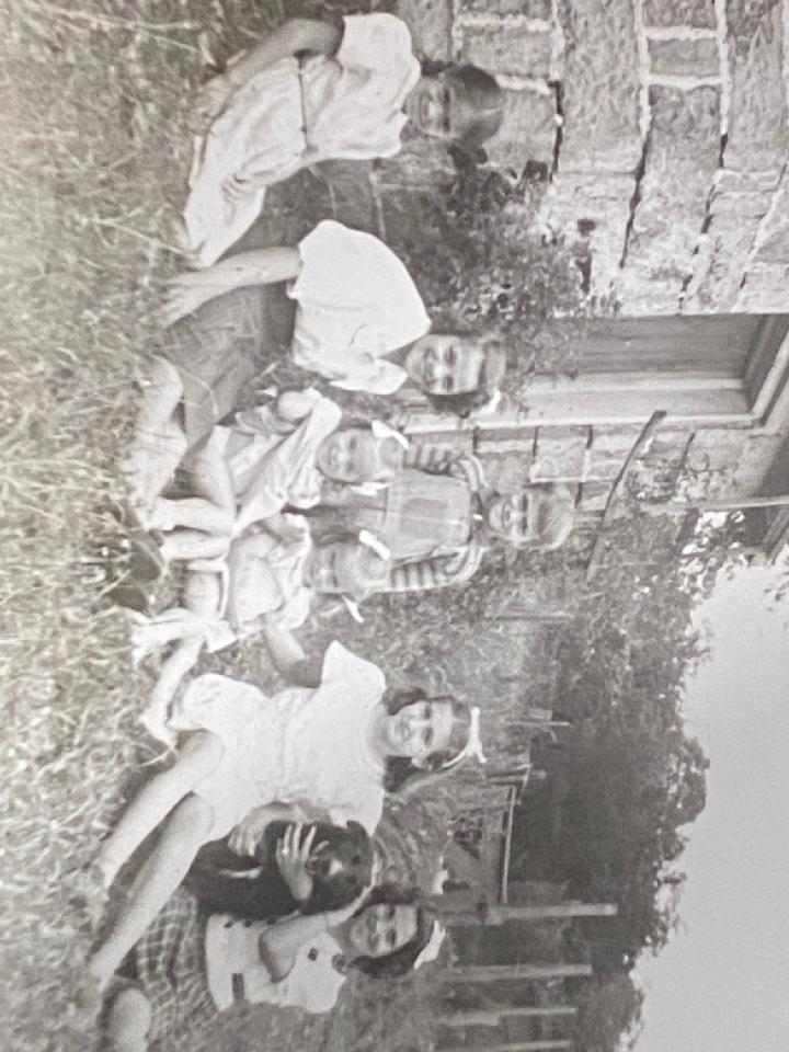 Children at the Korns smokehouse