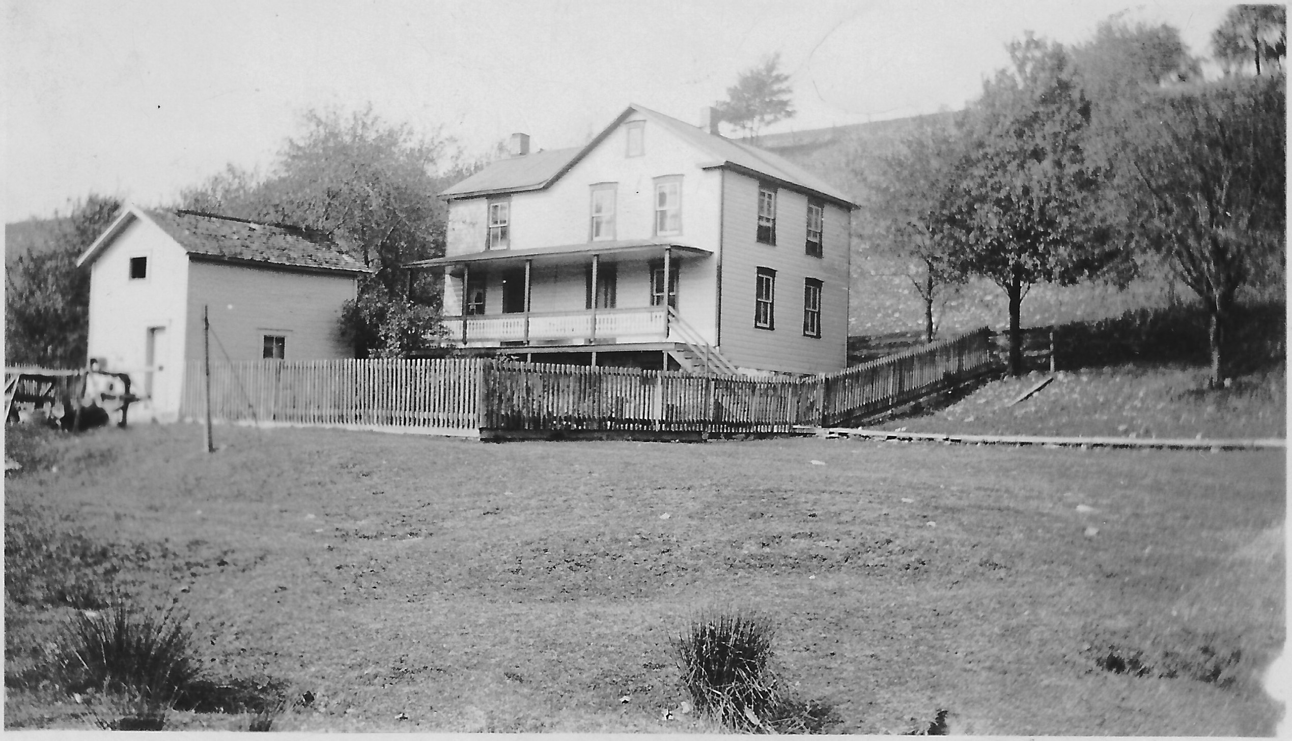 Irvin Henry Dietle house and summer kitchen, Larimer Twp., Somerset Co., PA