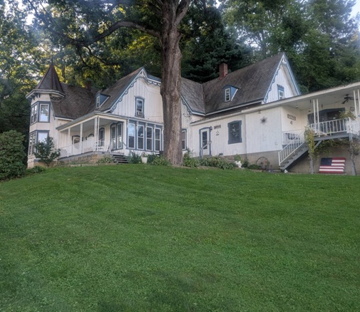 A 2026 photo of the Potter mansion in Sandy Lake, Pennsylvania.