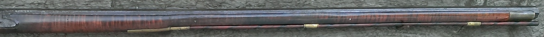 An overall view of the right-hand side of the forearm.